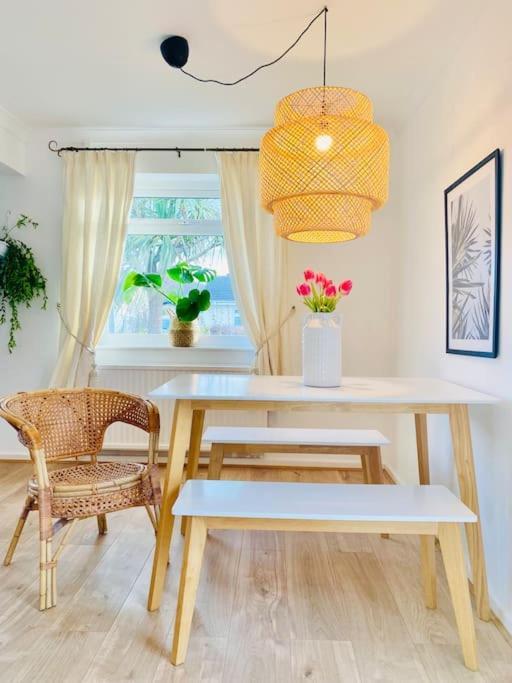 The Barefoot Bungalow In Picturesque Prestatyn Ngoại thất bức ảnh