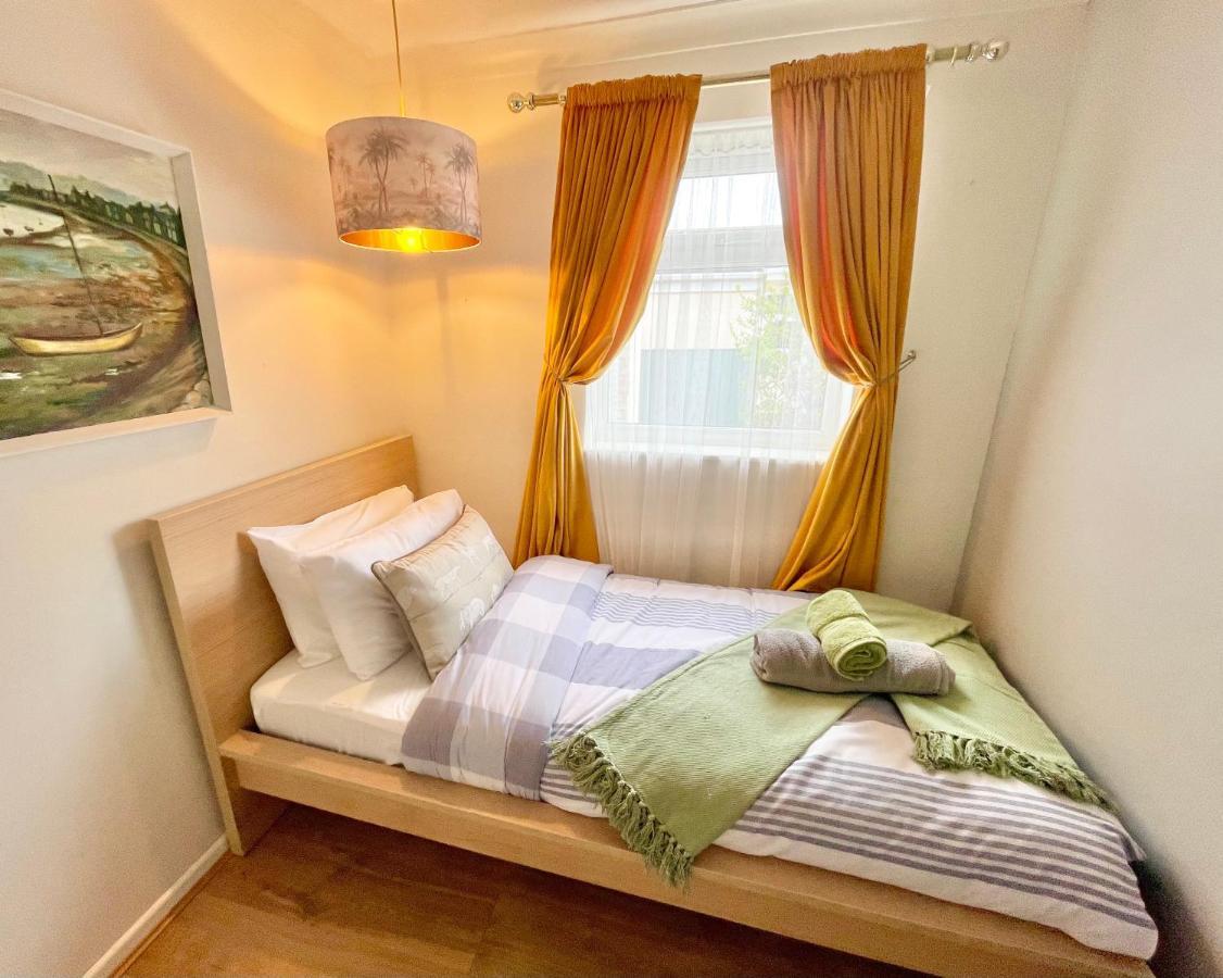 The Barefoot Bungalow In Picturesque Prestatyn Ngoại thất bức ảnh